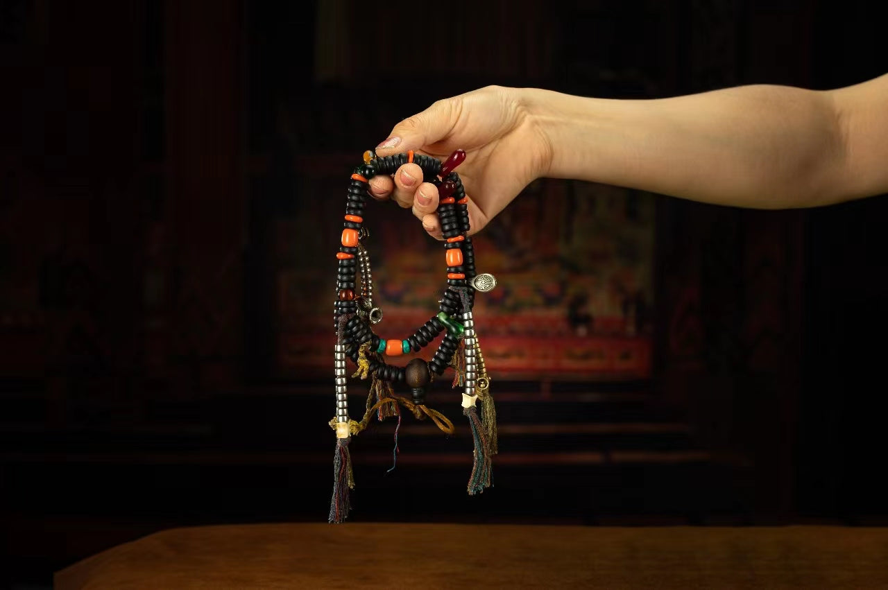 19th Century 108 Tibetan Antique Accessories Rosary Beads Old Red Sandalwood Bhaisajyaguru Beads