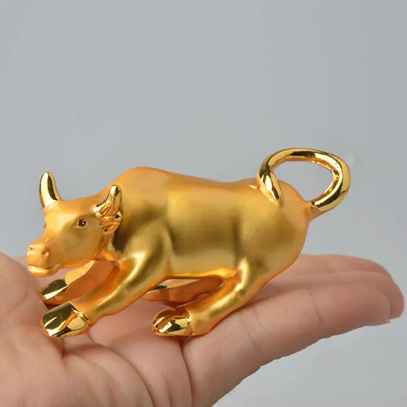 Alloy golden Wall Street Bull Ox Figurine Charging Stock Market Bull Statue Fengshui Sculpture figurines Home Office Decor