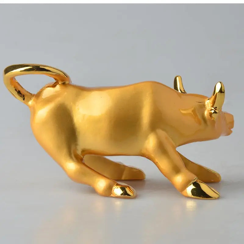 Alloy golden Wall Street Bull Ox Figurine Charging Stock Market Bull Statue Fengshui Sculpture figurines Home Office Decor