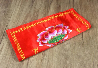 Buddhist characters lotus flower cover Sutra cloth, yellow, red containing sutras, cloth bags, household Buddhist embroidery