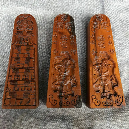 Taoist supplies, lightning stroke jujube wood token, solid wood relief God of thunder, jujube wood Leigong token