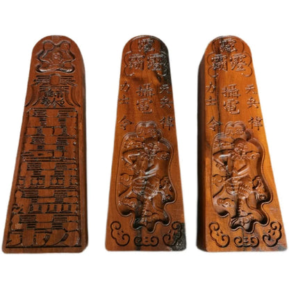 Taoist supplies, lightning stroke jujube wood token, solid wood relief God of thunder, jujube wood Leigong token